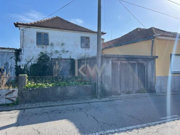 Moradia T3 para Venda em Glória e Vera Cruz