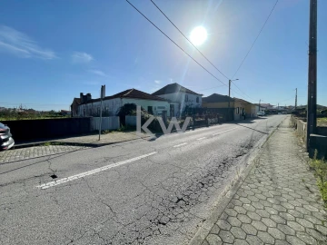 Moradia T3 para Venda em Glória e Vera Cruz