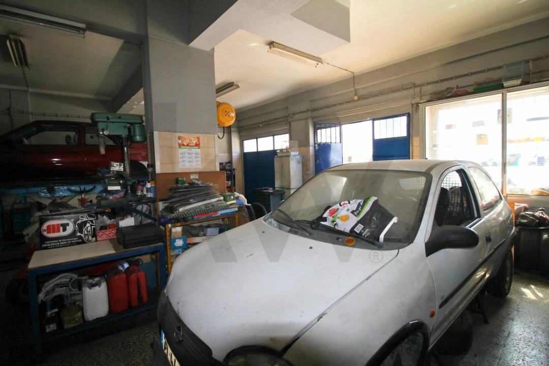 Armazém para Venda em Seixal, Arrentela e Aldeia de Paio Pires Foto 8