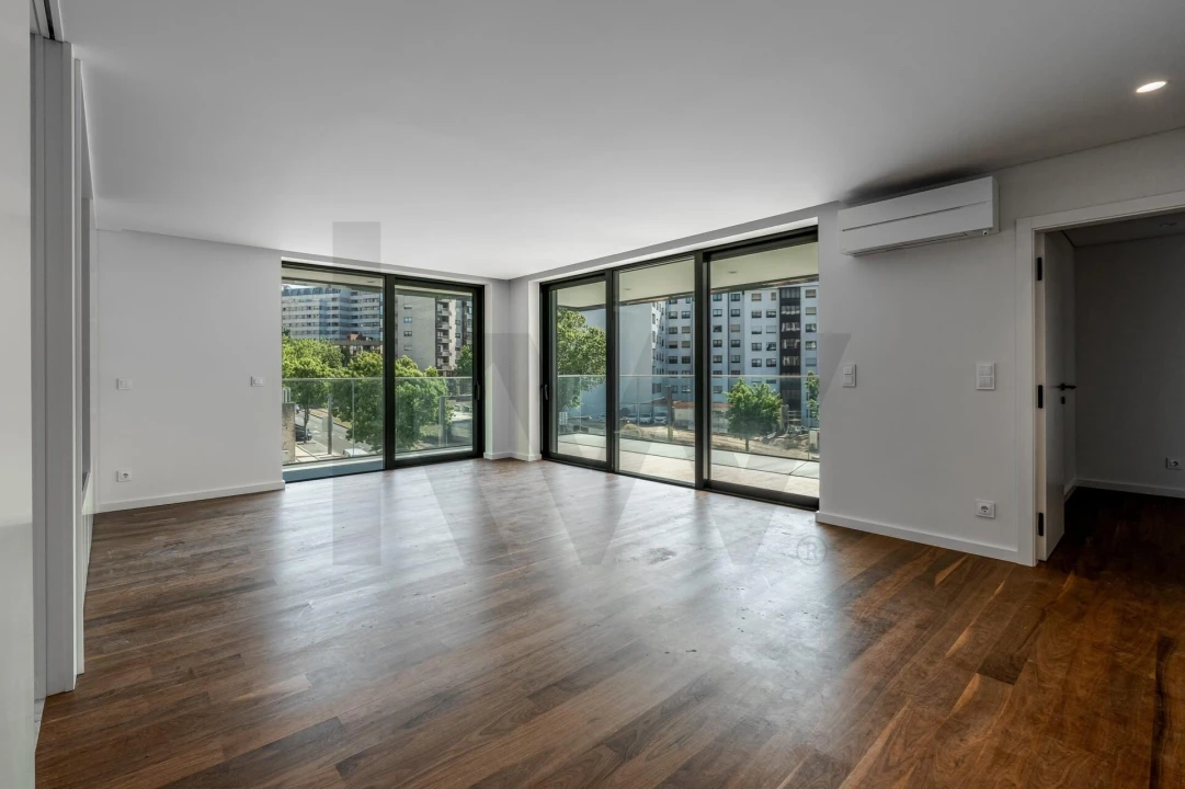 Apartamento T3 para Venda em Mafamude e Vilar do Paraíso Foto 9