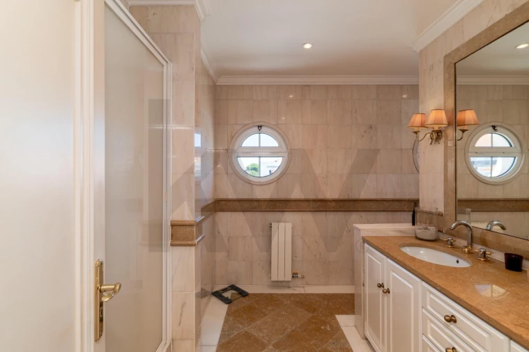 Moradia T5 para Venda em Caparica e Trafaria Foto 26