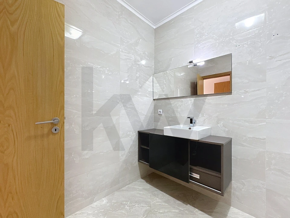 Apartamento T3 para Venda em Lourosa Foto 11