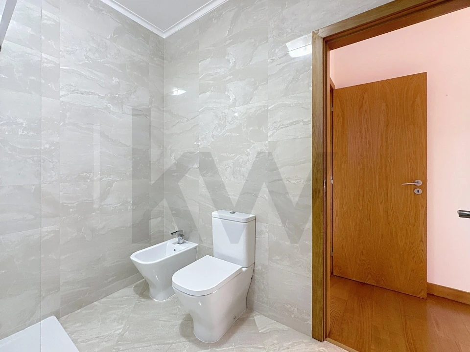 Apartamento T3 para Venda em Lourosa Foto 12