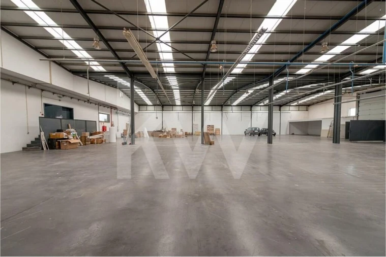 Escritório para Arrendamento em Milheiros Foto 15