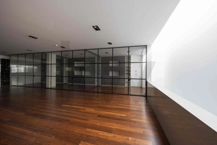 Escritório para Arrendamento em Milheiros Foto 38