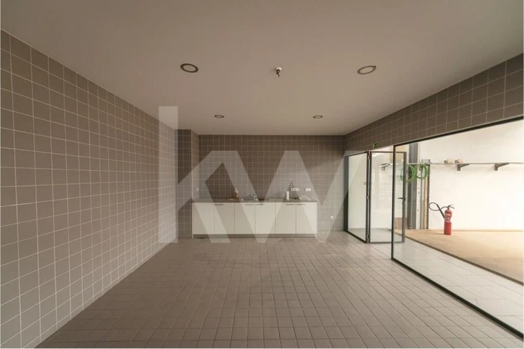 Escritório para Arrendamento em Milheiros Foto 18