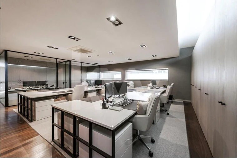 Escritório para Arrendamento em Milheiros Foto 11