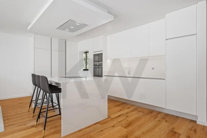 Apartamento T6 para Venda em Funchal (São Pedro)
