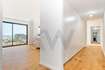 Apartamento T6 para Venda em Funchal (São Pedro)
