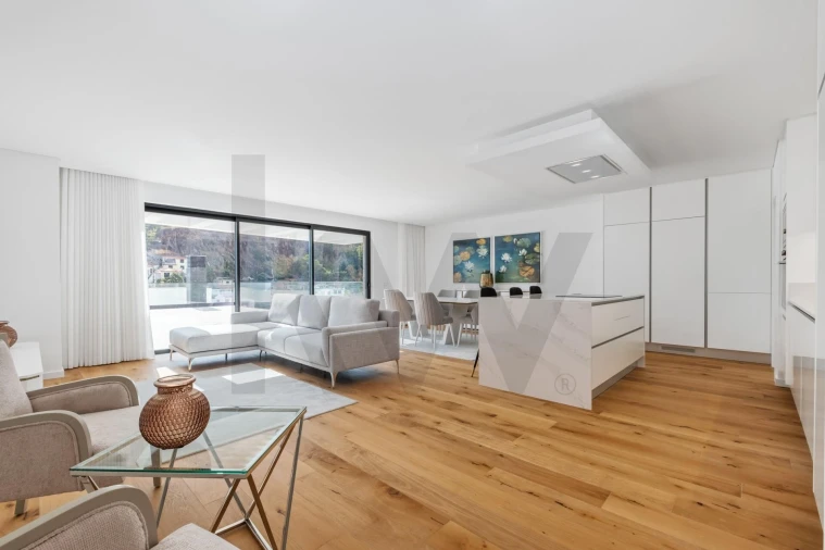 Apartamento T6 para Venda em Funchal (São Pedro) Foto 7