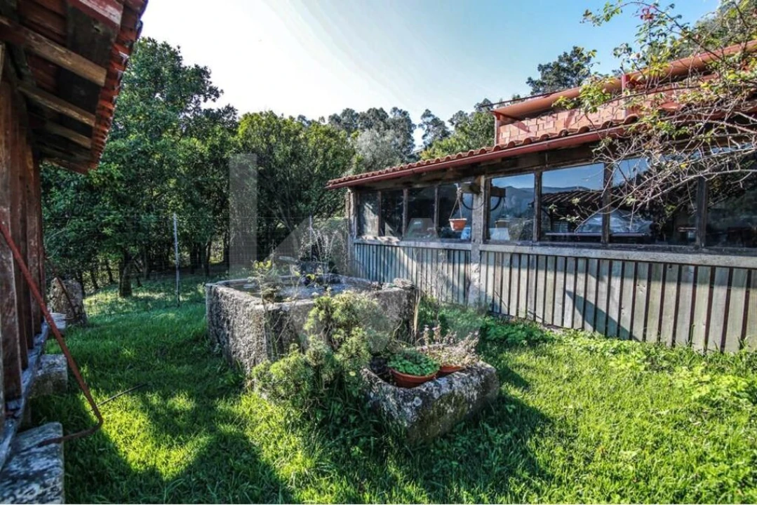 Moradia T3 para Venda em Labruja Foto 12