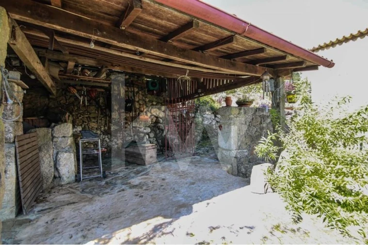 Moradia T3 para Venda em Labruja Foto 16