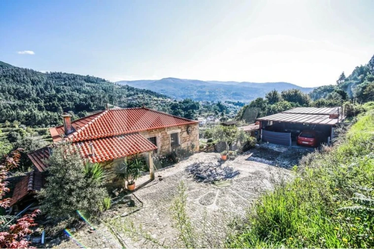 Moradia T3 para Venda em Labruja Foto 2