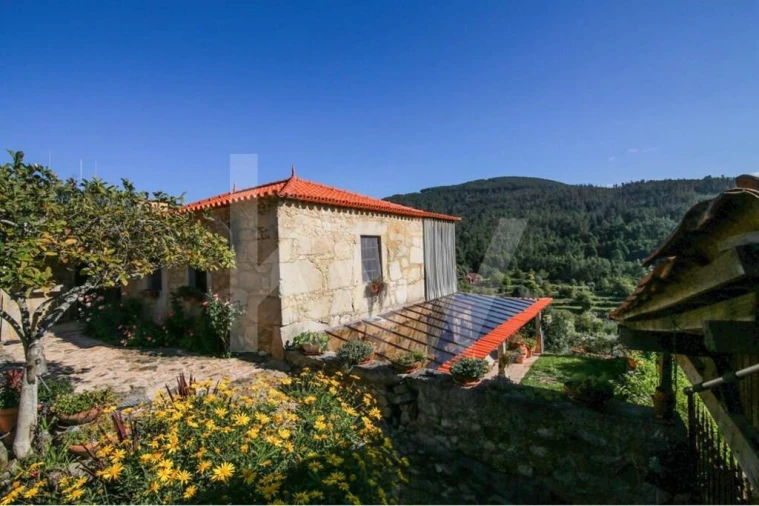 Moradia T3 para Venda em Labruja Foto 3