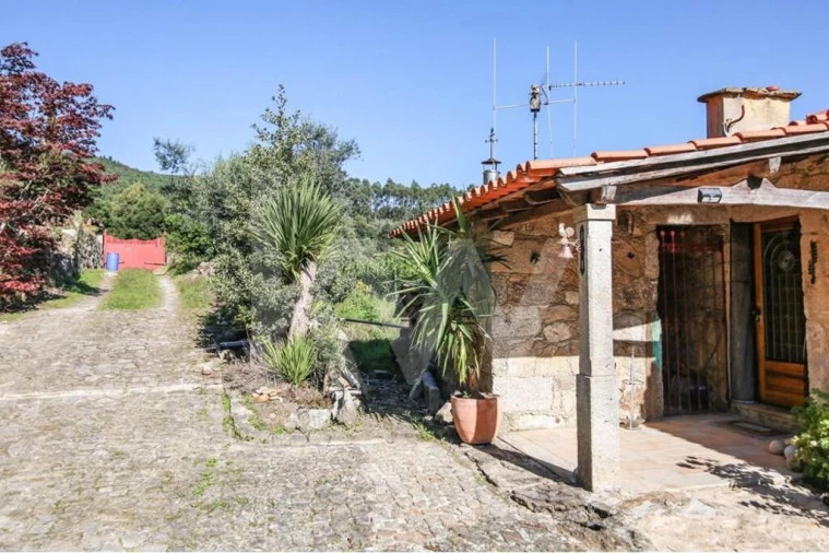 Moradia T3 para Venda em Labruja Foto 28