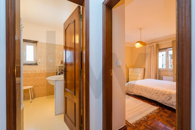 Apartamento T2 para Venda em Carvoeira Foto 14