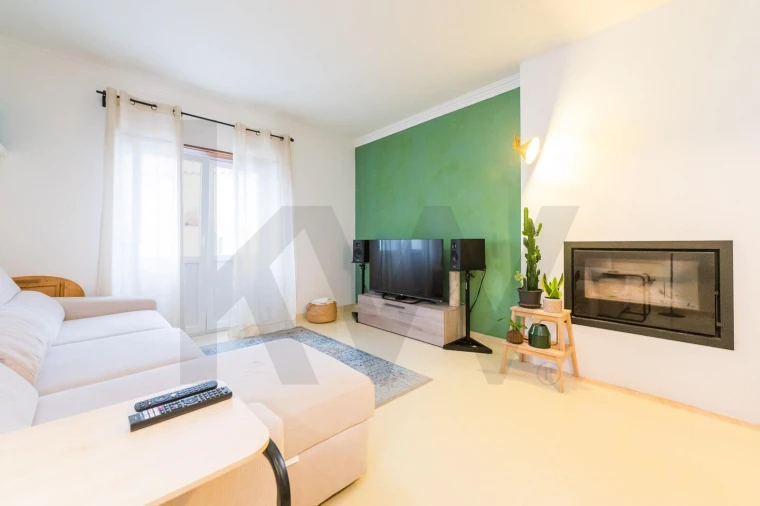 Apartamento T2 para Venda em Carvoeira Foto 1