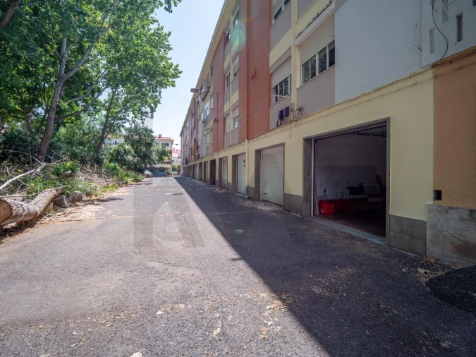 Garagem para Venda em Carcavelos e Parede