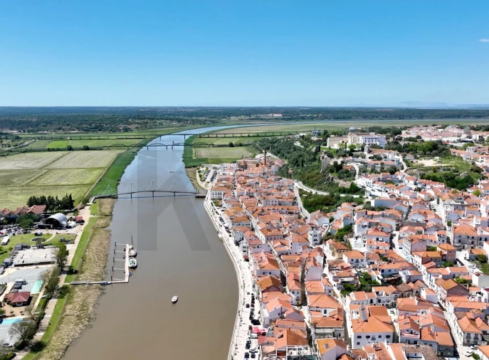 Prédio para Venda em Santa Maria do Castelo e Santiago e Santa Susana Foto 4