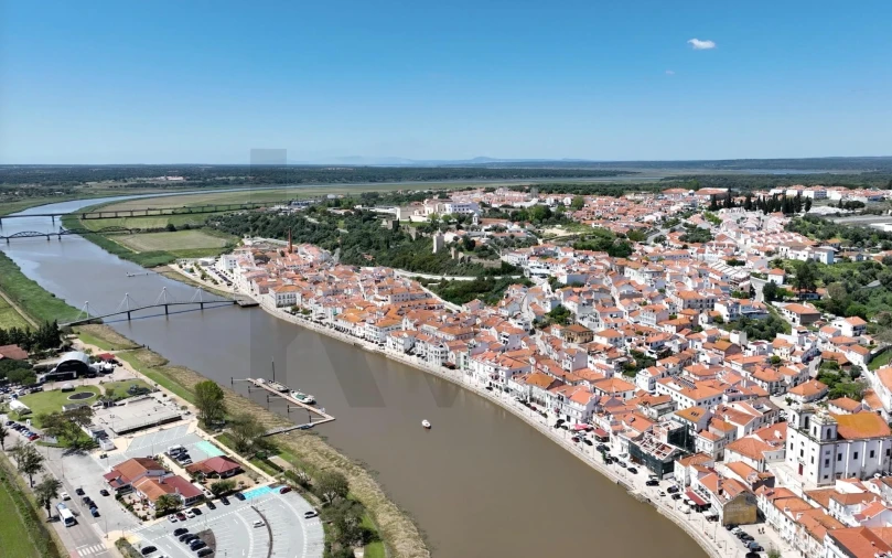 Prédio para Venda em Santa Maria do Castelo e Santiago e Santa Susana Foto 21