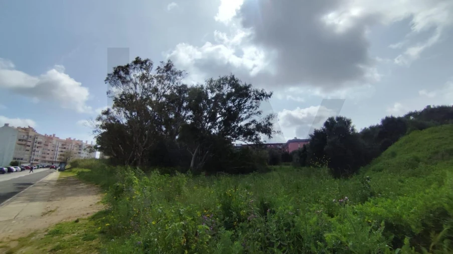 Terreno para Venda em Algueirão-Mem Martins Foto 3