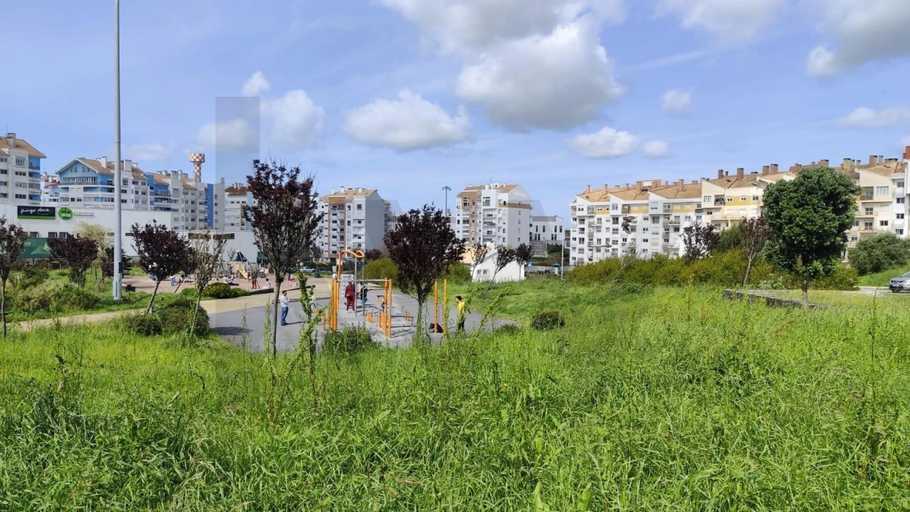 Terreno para Venda em Algueirão-Mem Martins Foto 6