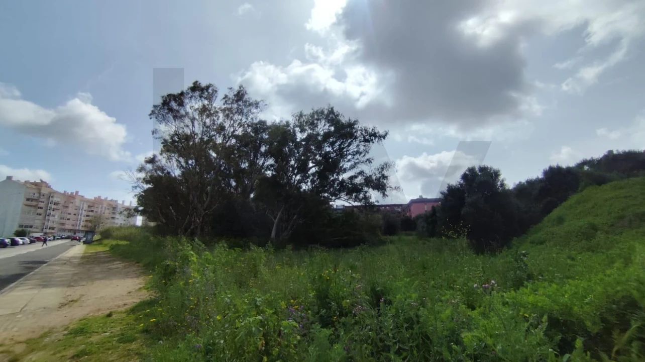 Terreno para Venda em Algueirão-Mem Martins Foto 3