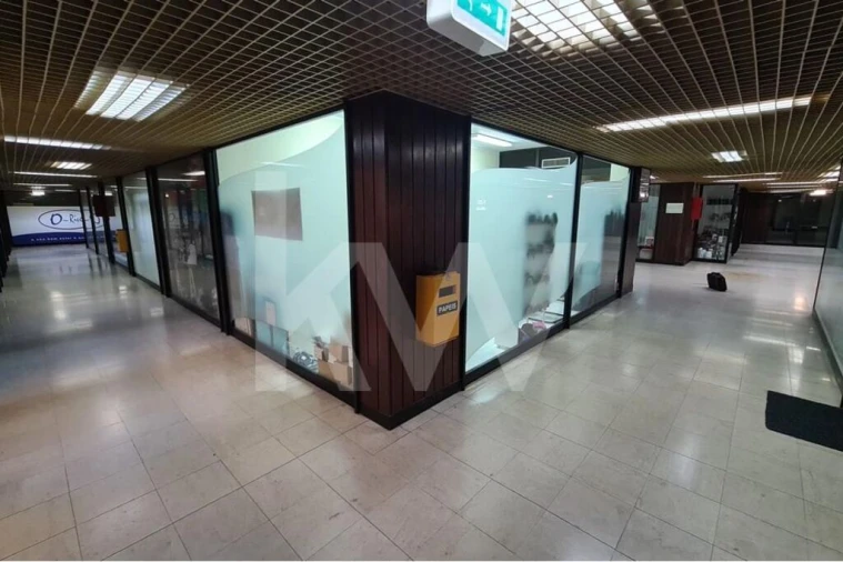 Escritório para Venda em Lordelo do Ouro e Massarelos Foto 6