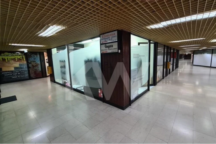 Escritório para Venda em Lordelo do Ouro e Massarelos Foto 7