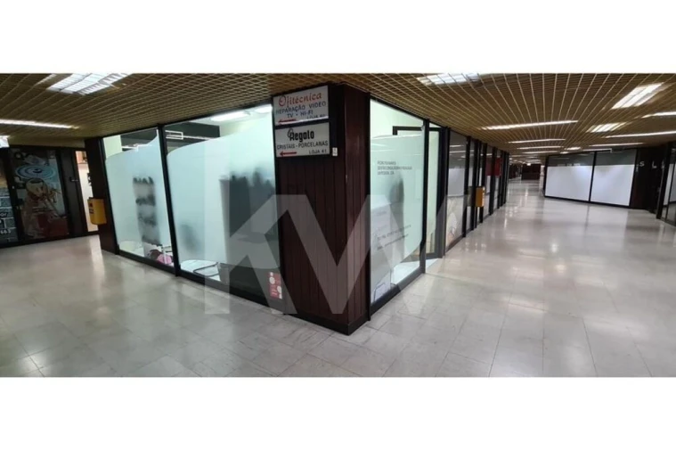 Escritório para Venda em Lordelo do Ouro e Massarelos Foto 8