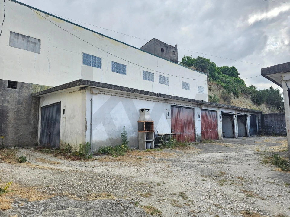 Garagem para Venda em Sé Nova, Santa Cruz, Almedina e São Bartolomeu Foto 1