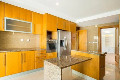 Moradia T4 para Venda em Alcabideche