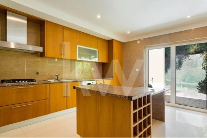 Moradia T4 para Venda em Alcabideche