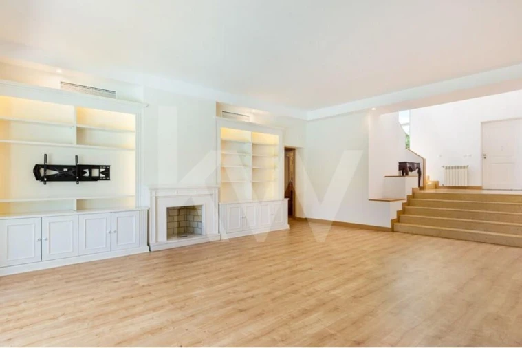Moradia T4 para Venda em Alcabideche Foto 5