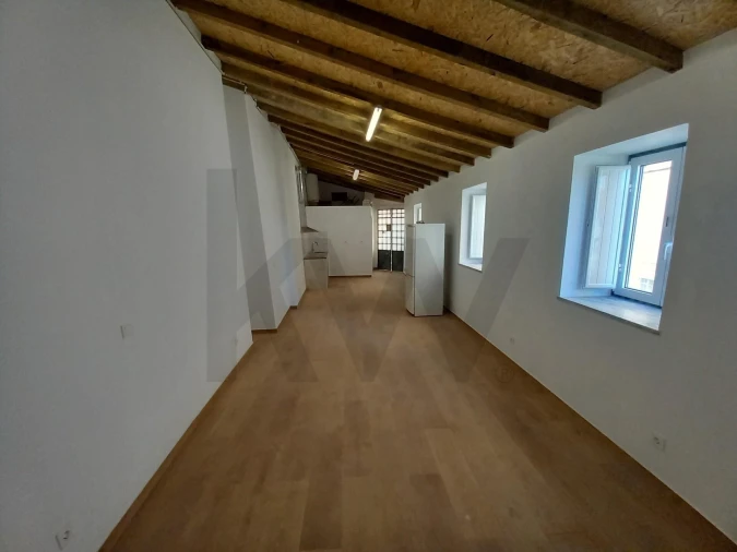 Armazém para Venda em Arroios