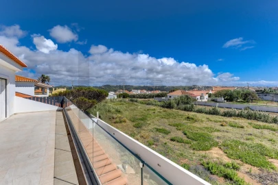 Moradia T4 para Venda em Encarnação