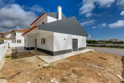 Moradia T4 para Venda em Encarnação
