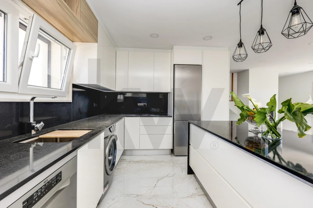 Moradia T4 para Venda em Encarnação Foto 12
