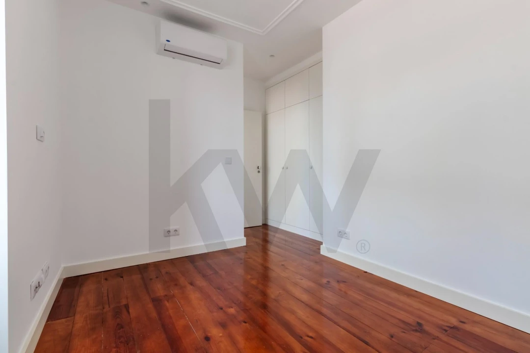 Apartamento T1 para Arrendamento em Alvalade Foto 20