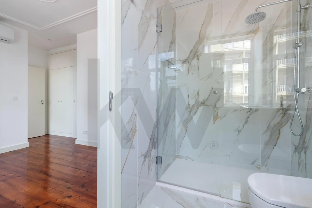 Apartamento T1 para Arrendamento em Alvalade Foto 26