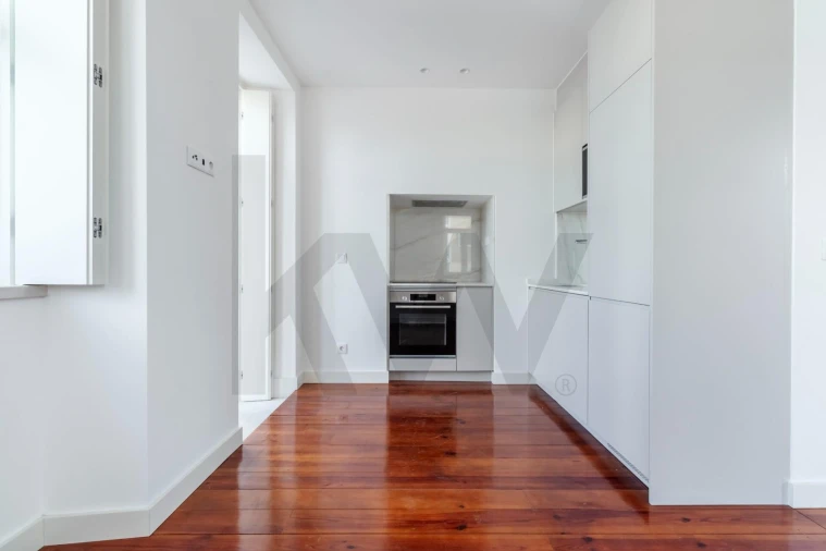 Apartamento T1 para Arrendamento em Alvalade Foto 11