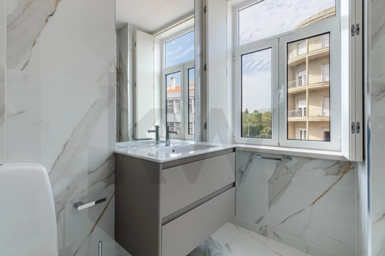 Apartamento T1 para Arrendamento em Alvalade Foto 25