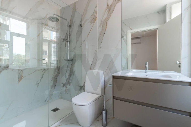 Apartamento T1 para Arrendamento em Alvalade Foto 24