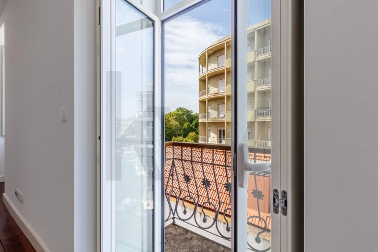 Apartamento T1 para Arrendamento em Alvalade Foto 5