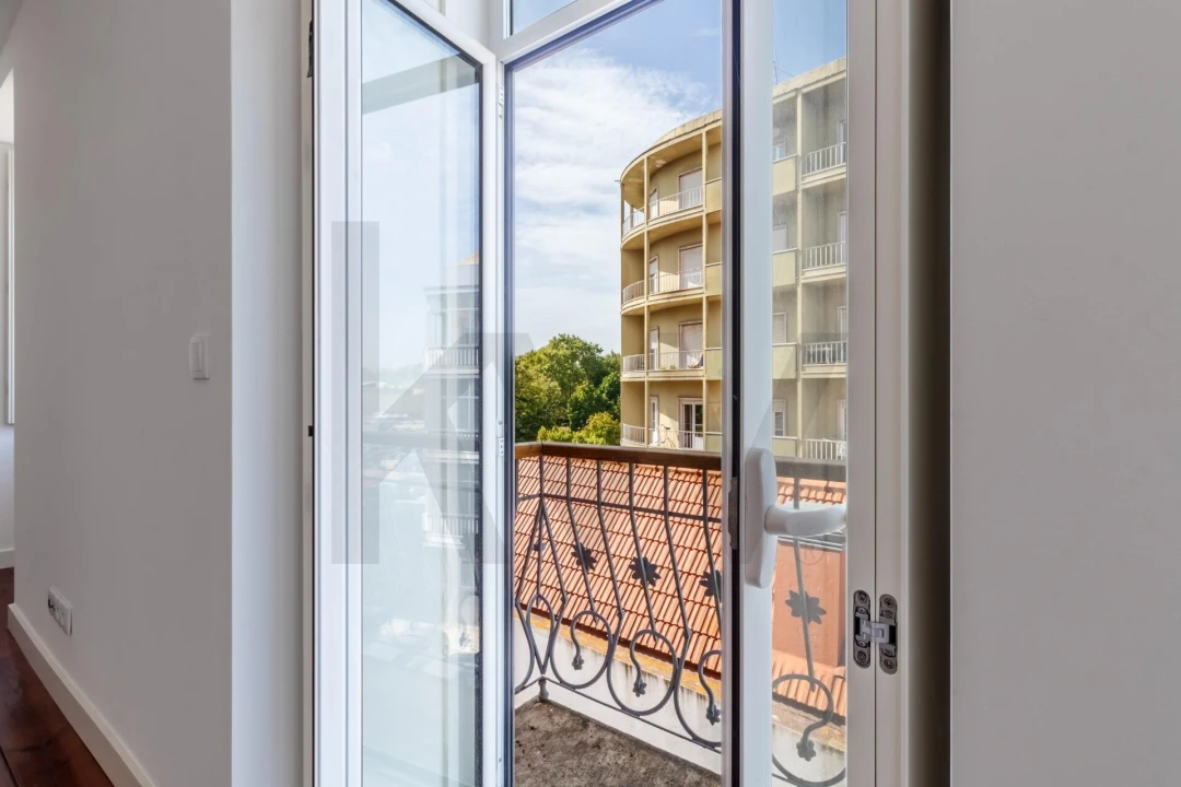 Apartamento T1 para Arrendamento em Alvalade Foto 5