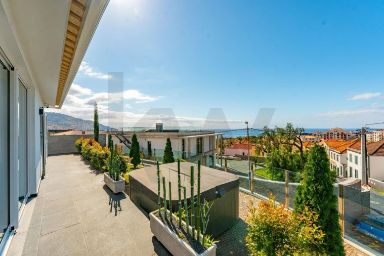 Moradia T3 para Venda em Funchal (São Pedro) Foto 3