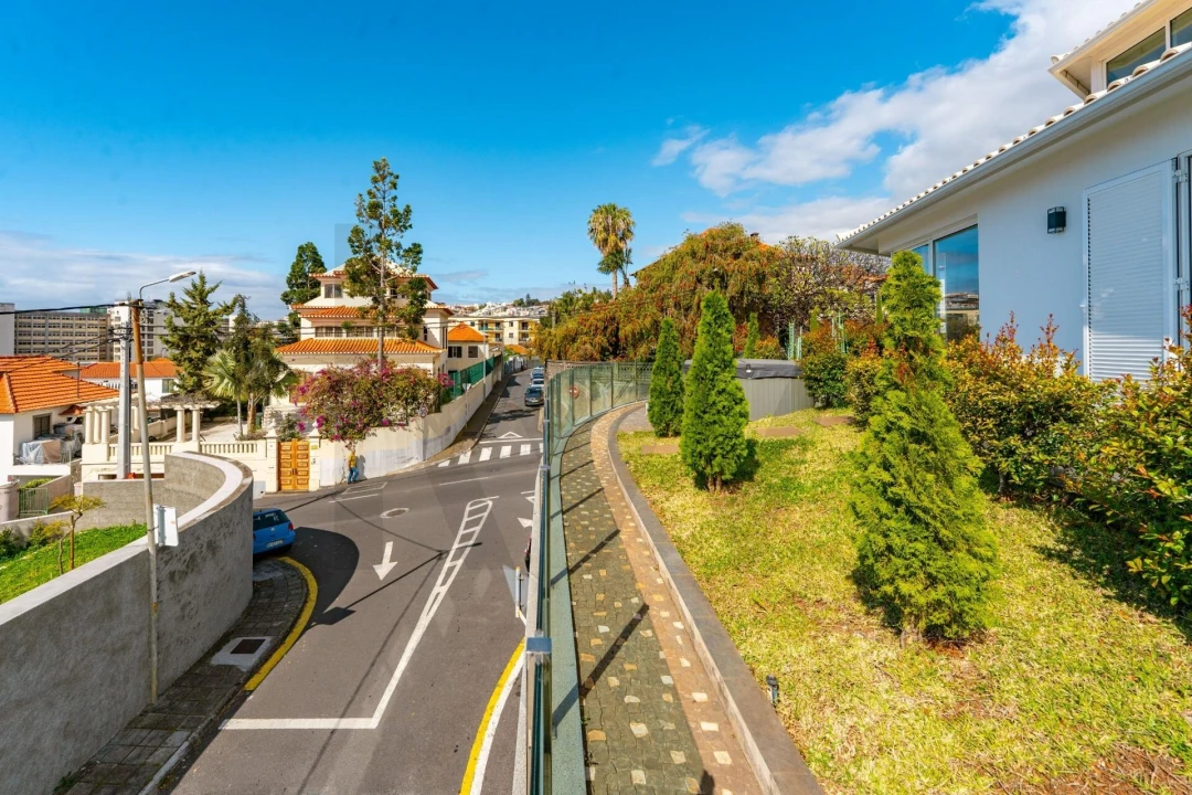 Moradia T3 para Venda em Funchal (São Pedro) Foto 6