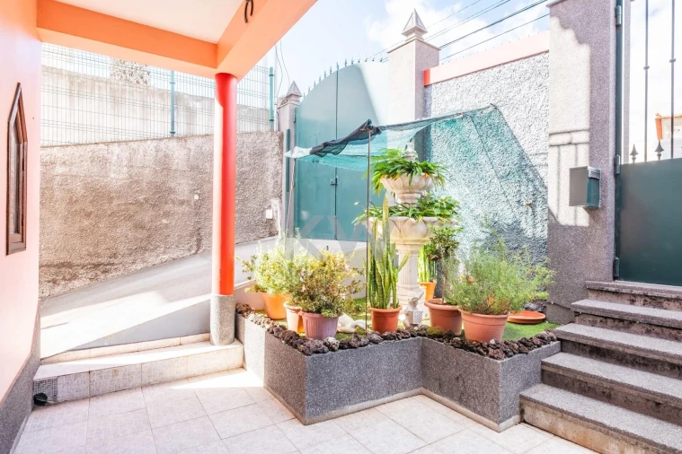 Moradia T3 para Venda em Camara de Lobos Foto 3