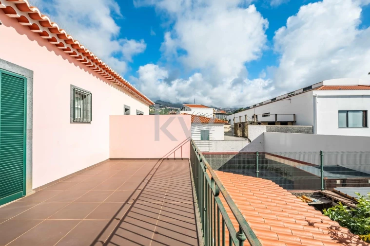 Moradia T3 para Venda em Camara de Lobos Foto 46