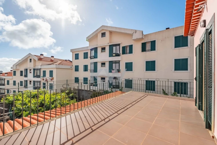 Moradia T3 para Venda em Camara de Lobos Foto 47